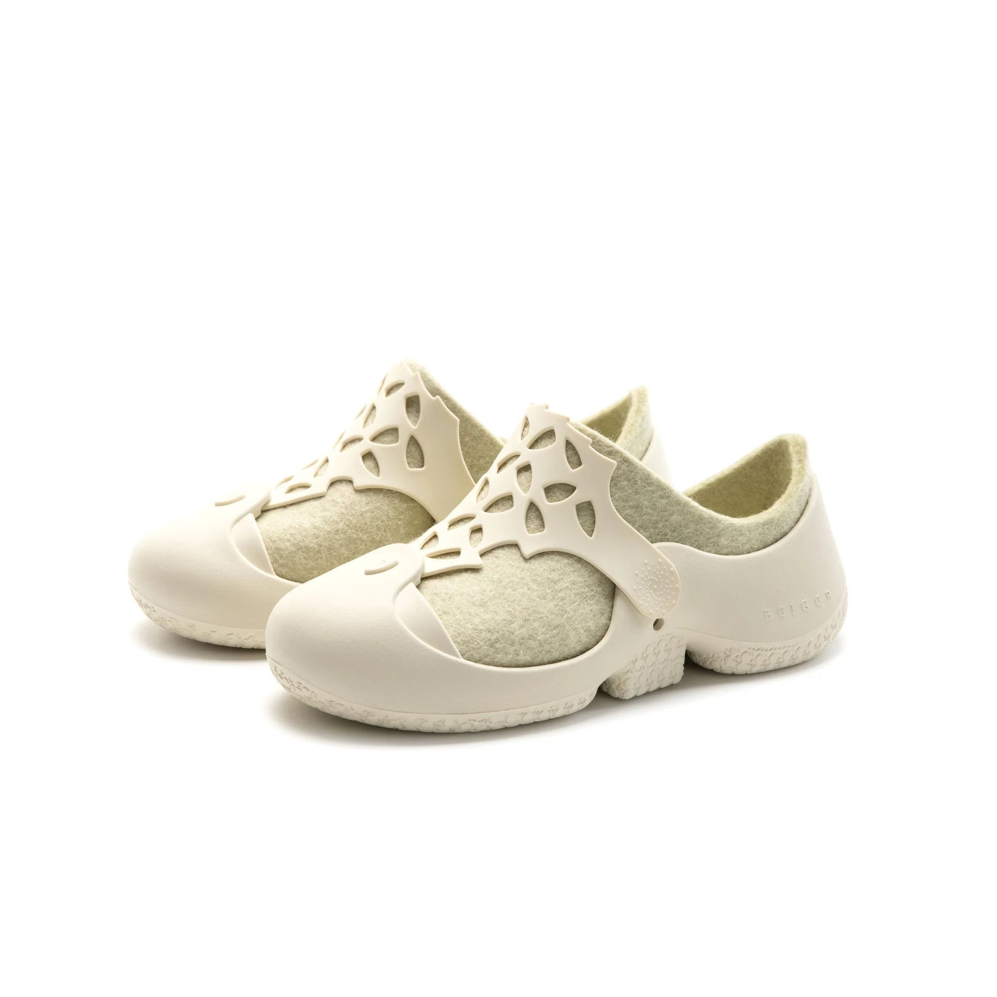 Ostre- Pale Olive